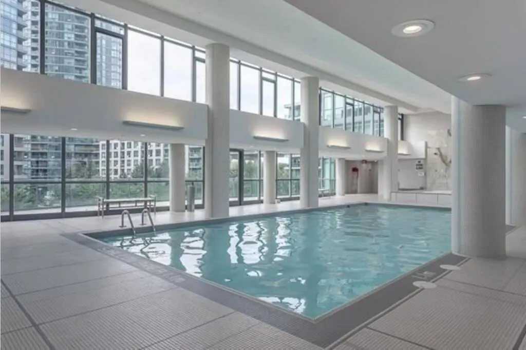 Luxury Suite With Private Patio In Downtown Toronto Canada