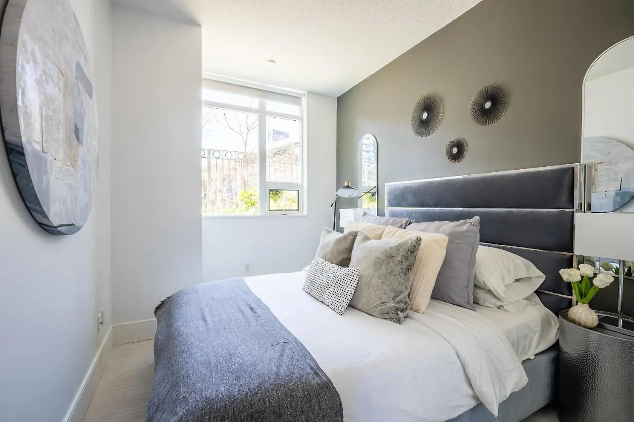 Luxury Suite With Private Patio In Downtown Toronto 0*,