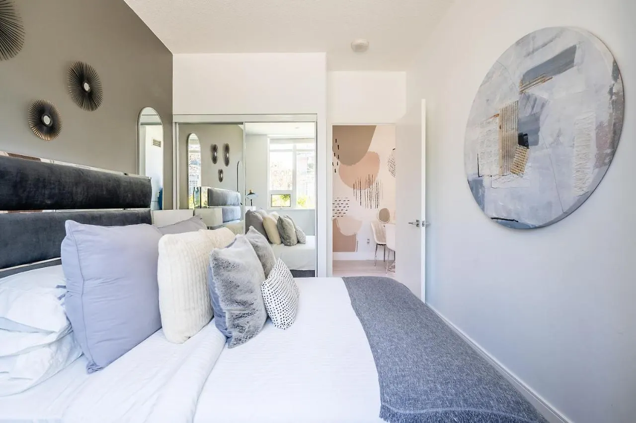Luxury Suite With Private Patio In Downtown Toronto 0*,  Canada