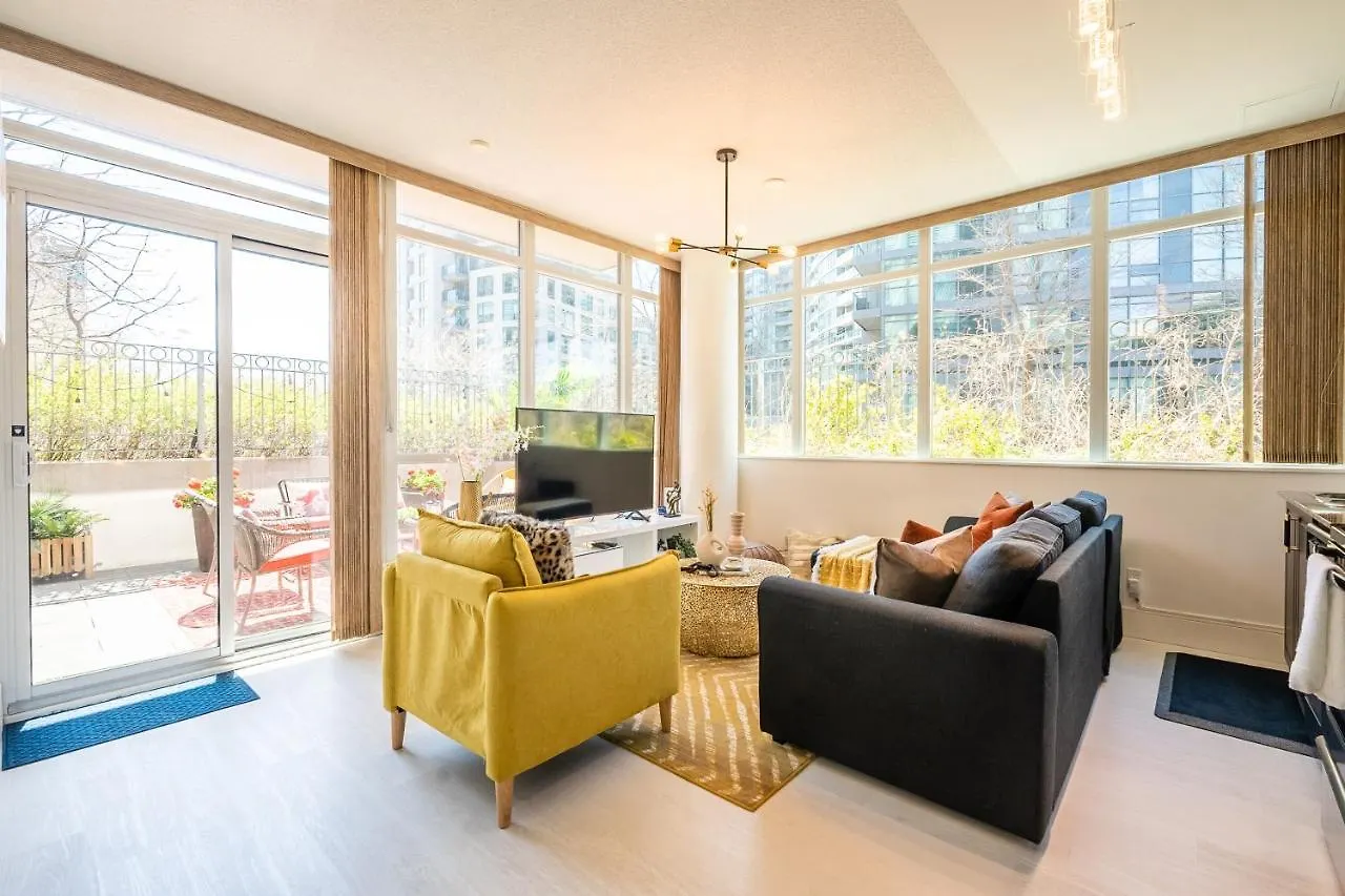 Luxury Suite With Private Patio In Downtown Toronto