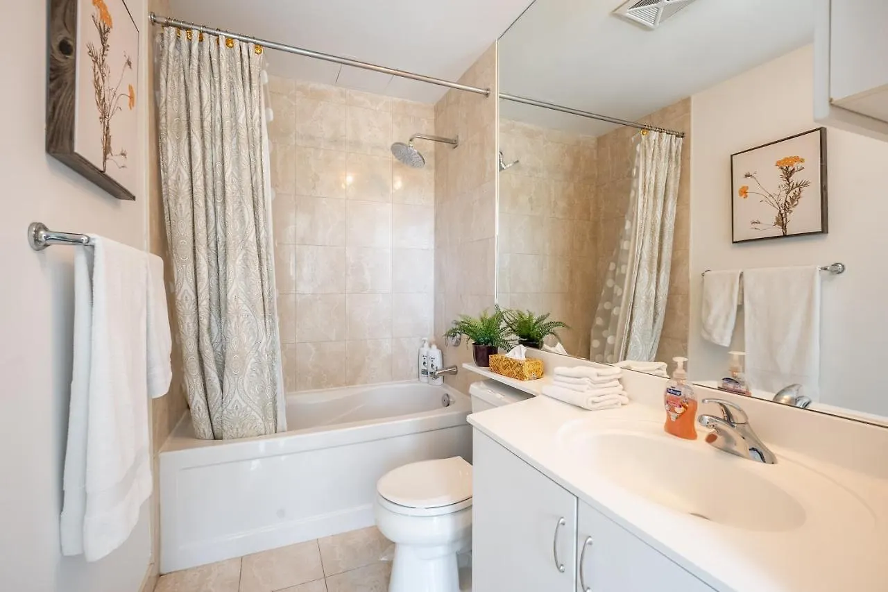 Luxury Suite With Private Patio In Downtown Toronto